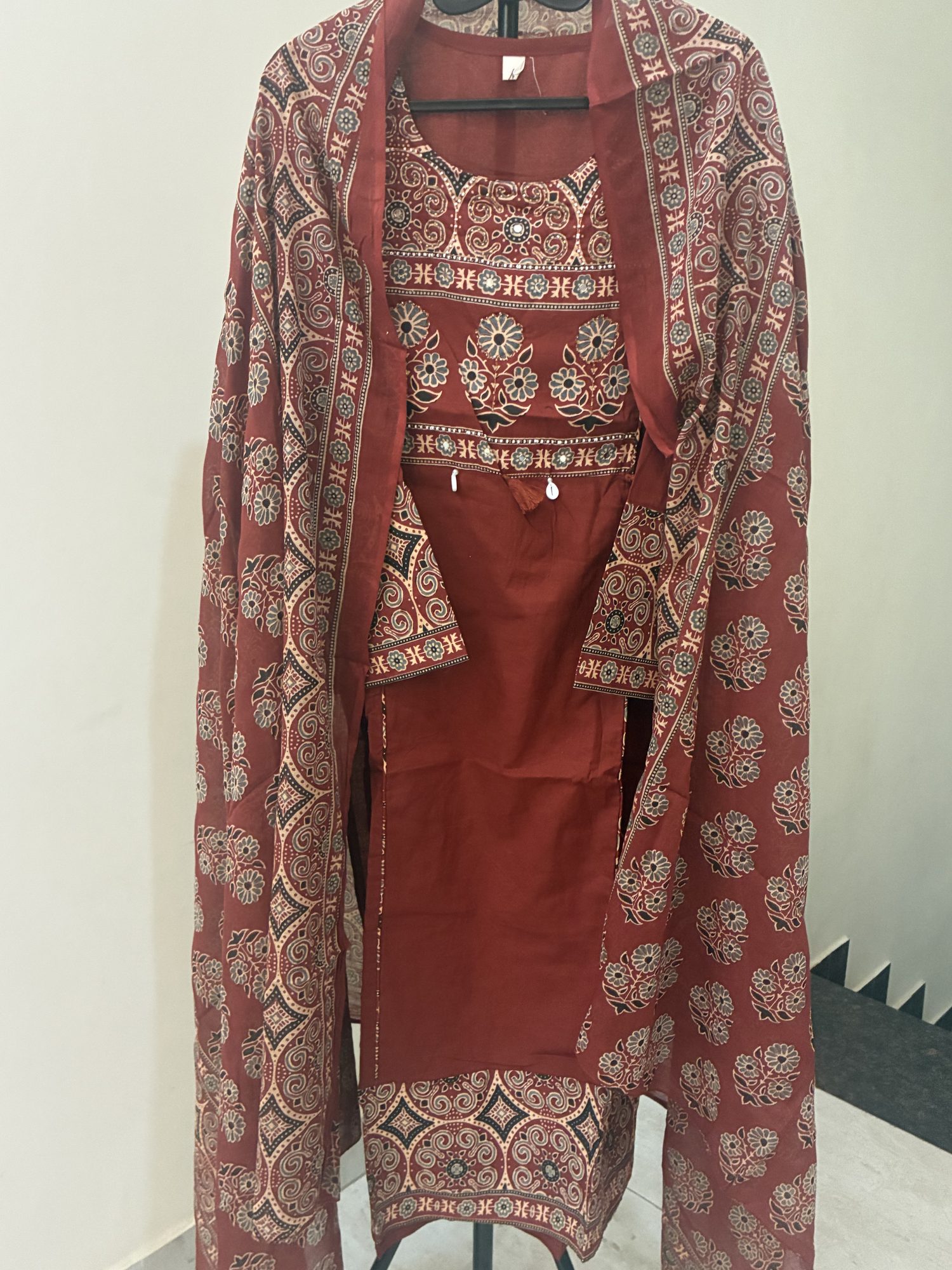 maroon 3pcs kurta
